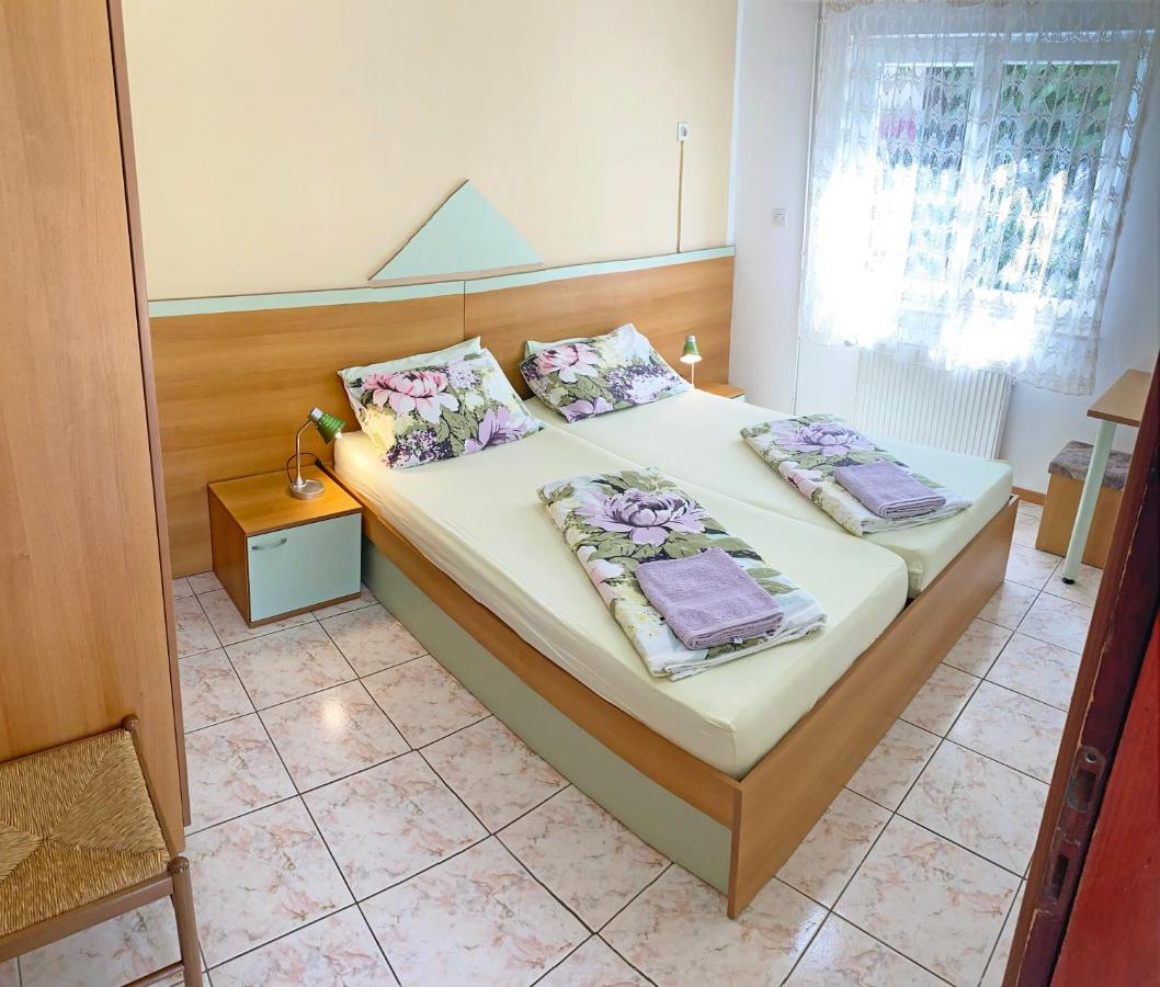 Apartments Vanessa ポレッチ エクステリア 写真