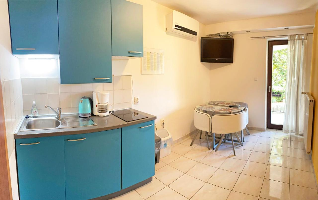 Apartments Vanessa ポレッチ エクステリア 写真